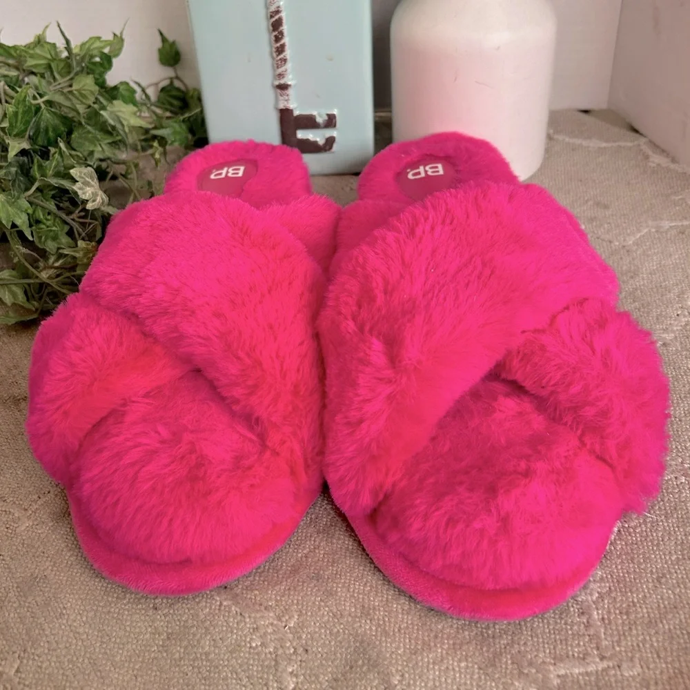 BP (Brass Plum) Plush BarbieCore Pink Crisscross Slippers. Size 9-10 Lar… - Picture 5 of 10